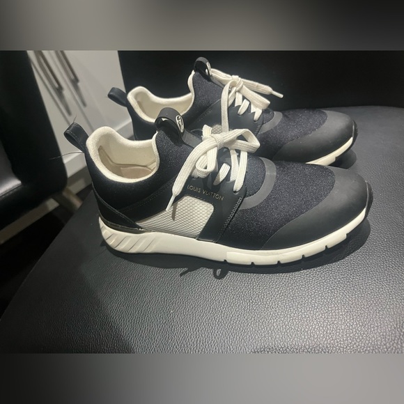 Lv women’s runners - Picture 6 of 12